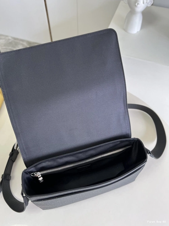 Firstbag MESSENGER VUITTON LOUIS FLAP NEW 0716